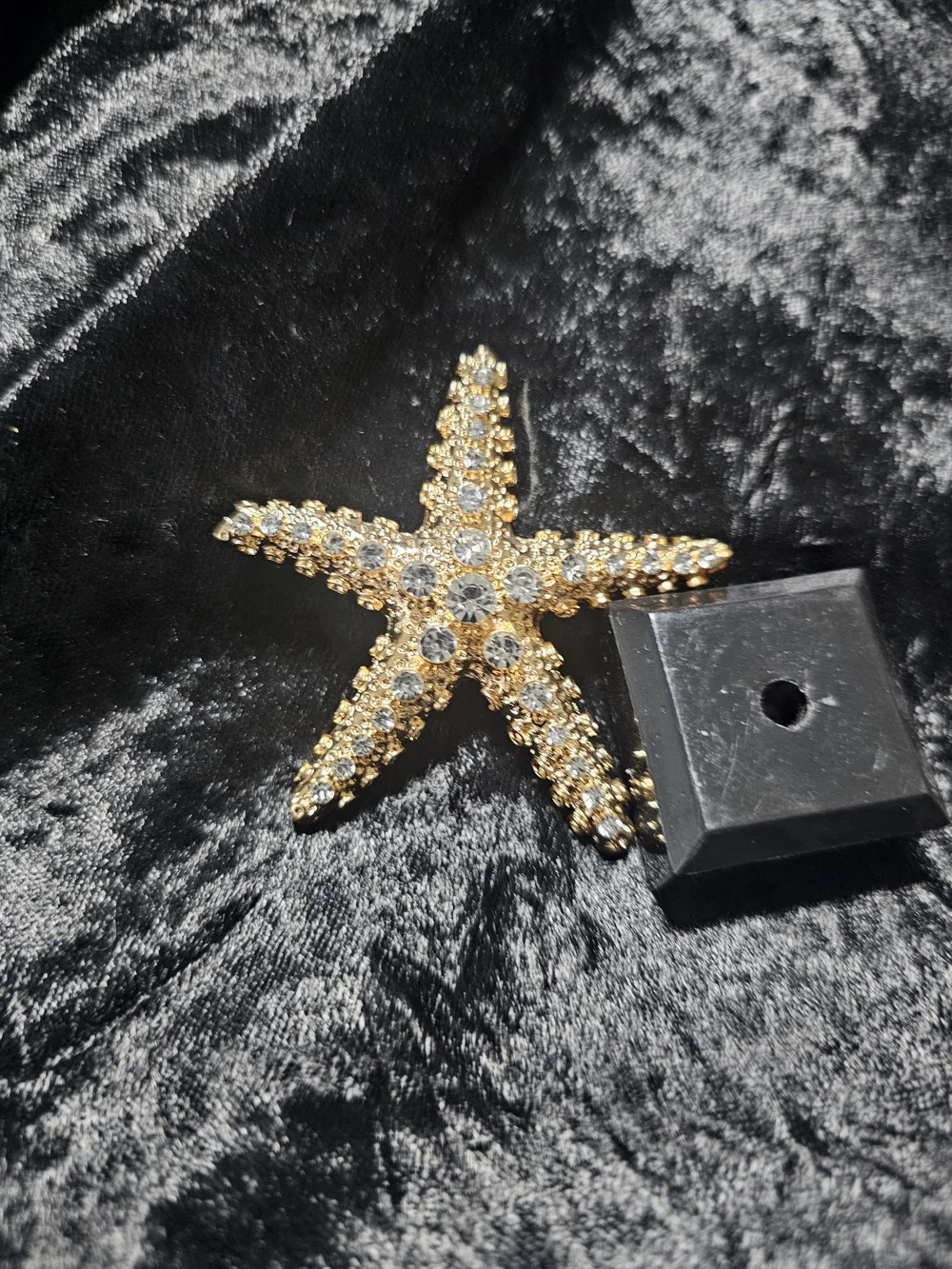 N/A gold tone